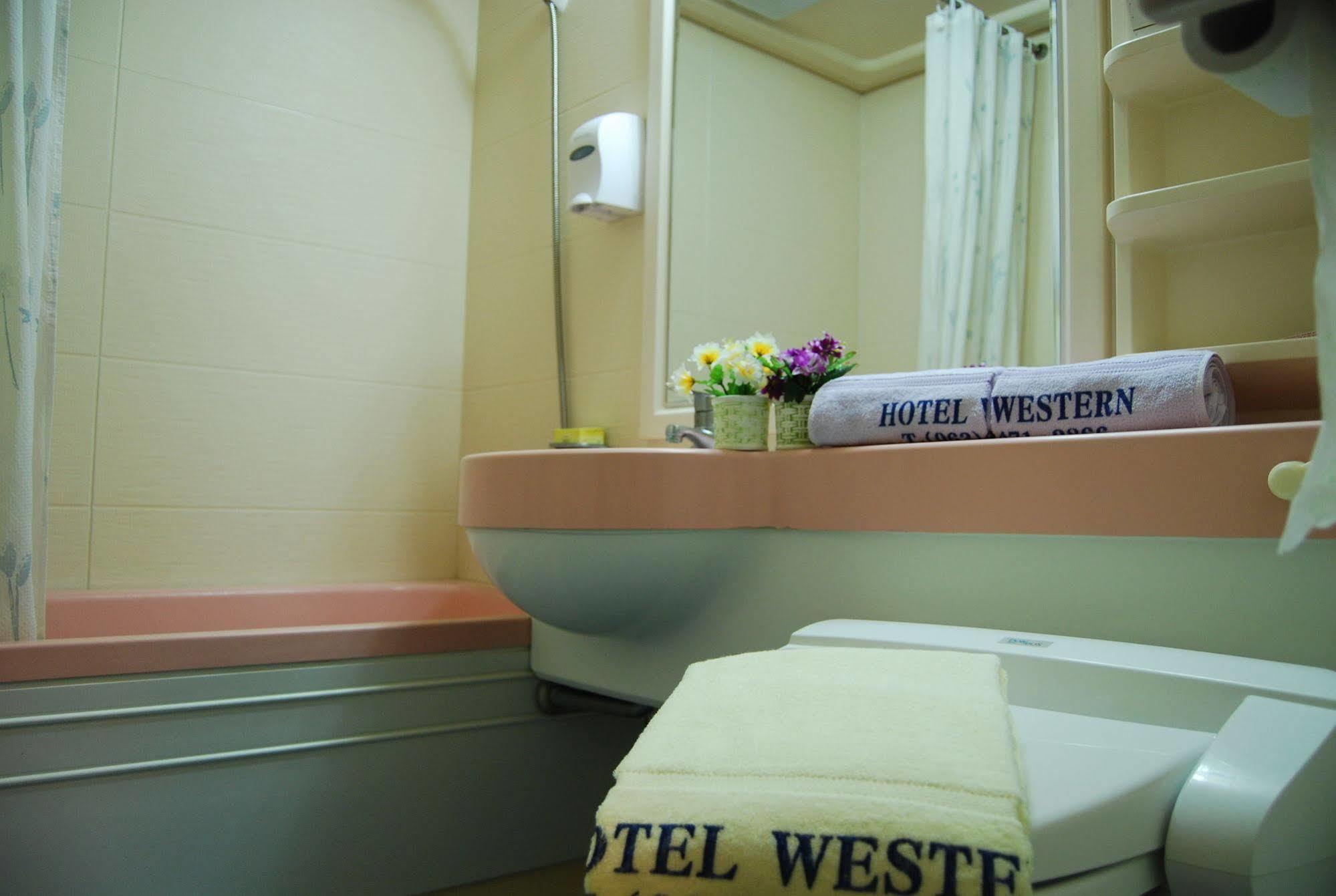 Gunsan Western Hotel מראה חיצוני תמונה
